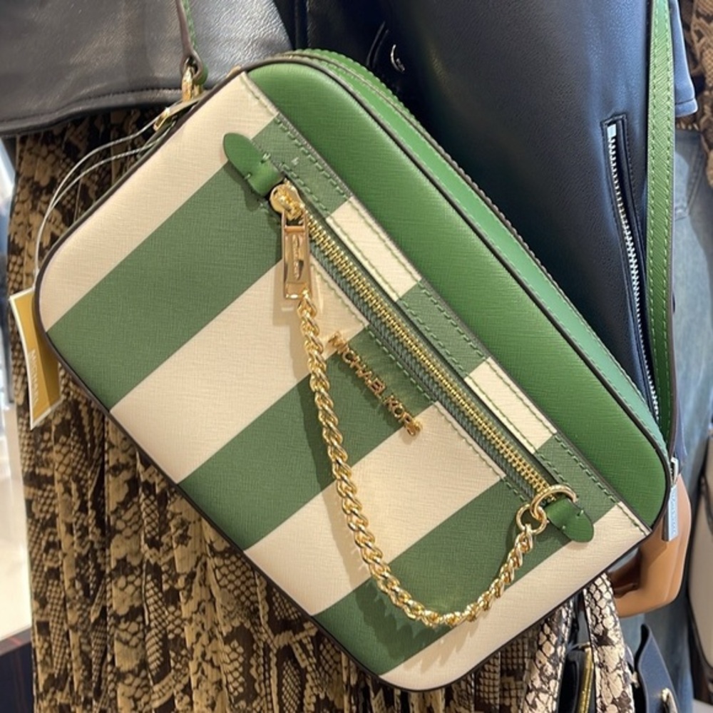 MICHAEL KORS
Jet Set Large EW Zip Chain XBody Saffiano Leather Crossbody Bag
NWT